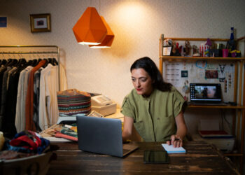 Top 5 Reasons to Launch an Online Company Store for Your Employees