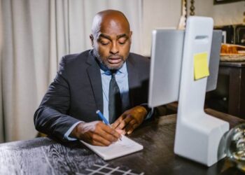 Key Features to Look for in Retail LMS Software (2025 Edition)