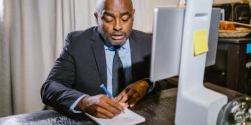 Key Features to Look for in Retail LMS Software (2025 Edition)