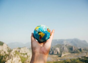 Travel Nutrition Tips for People Who Want to Stay Balanced on the Go