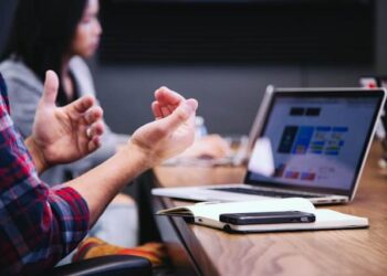 Why Clear Product Education Is Becoming a Competitive Advantage in B2B Sales