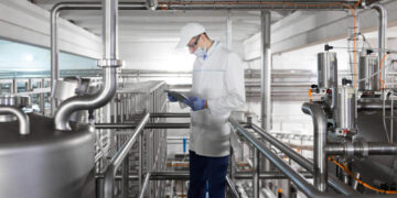 How Chemical Toll Blending Helps Companies Scale Production